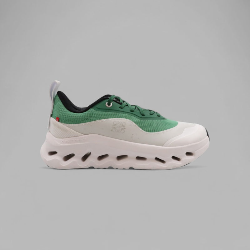 On Running x LOWEW White And Green