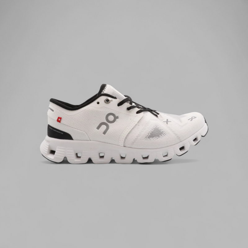 On Running - Cloud 5 White and Balck