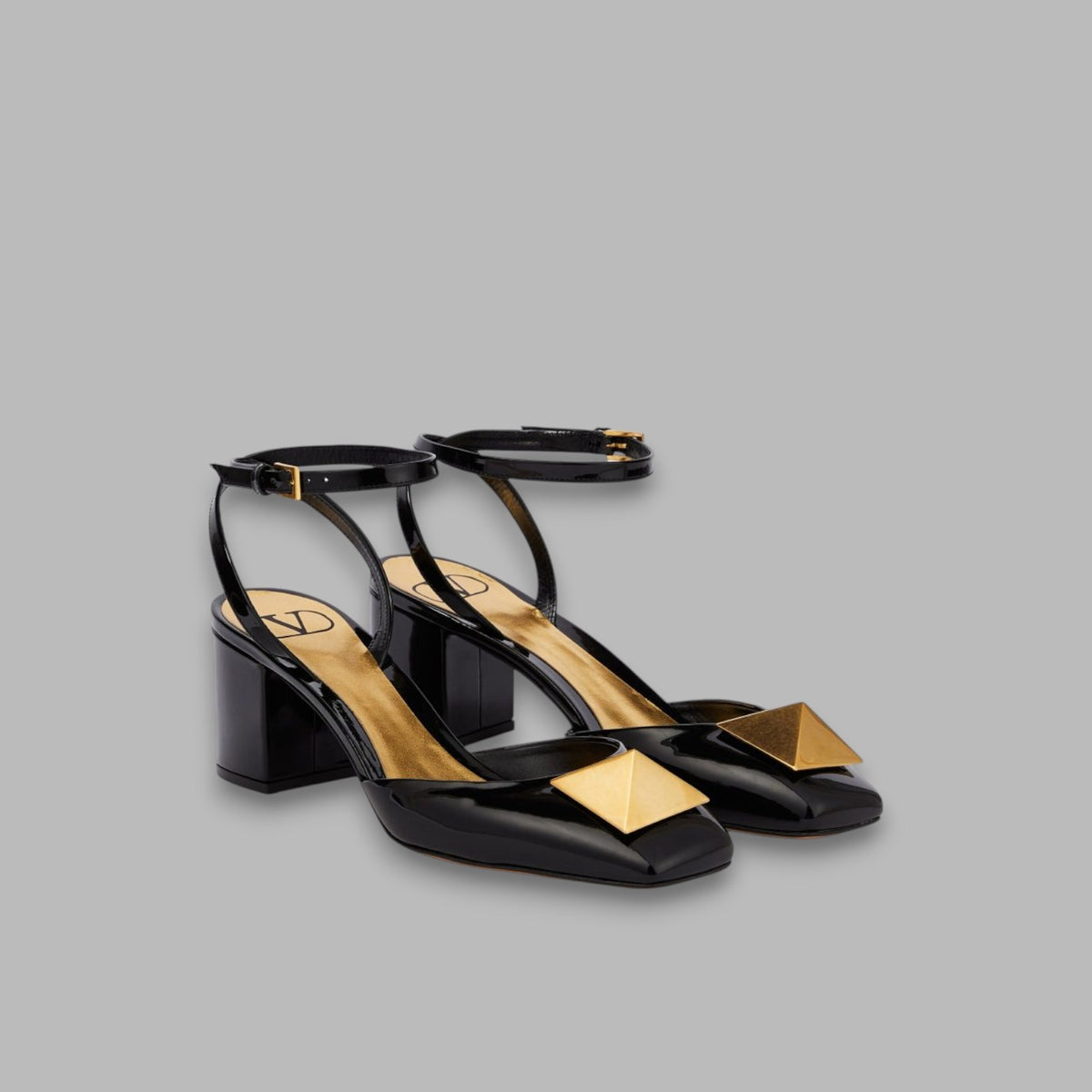 Valentino Garavani One Stud patent leather pumps