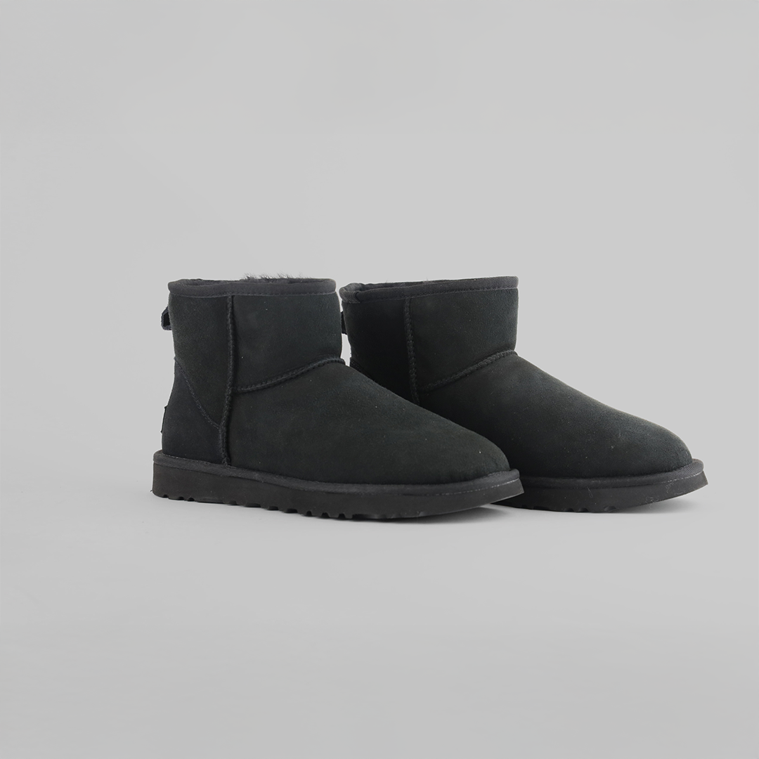 UGG Black