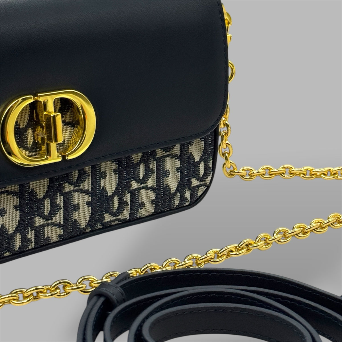 30 Montaigne Avenue East-WestDouble Carry Mini Bag
